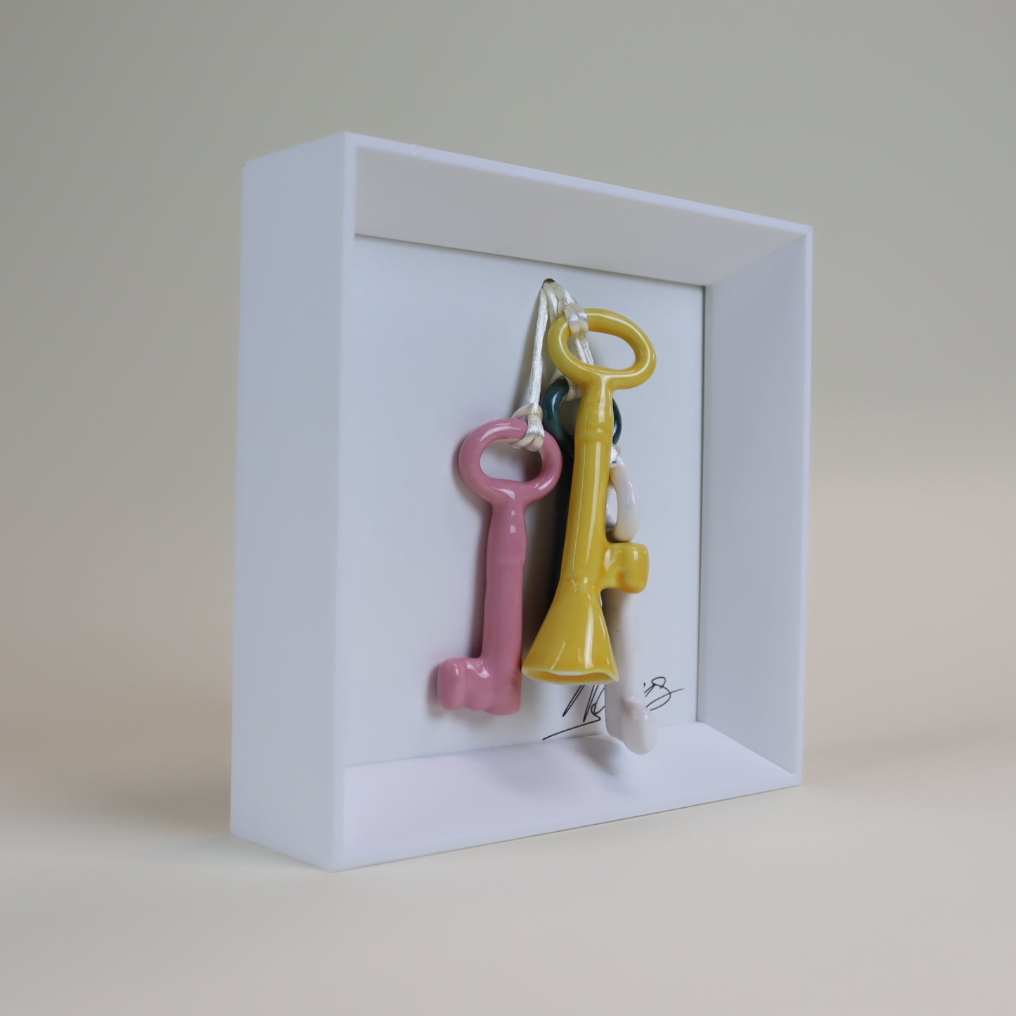 Quadro com Cerâmica Artesanal | Chaves