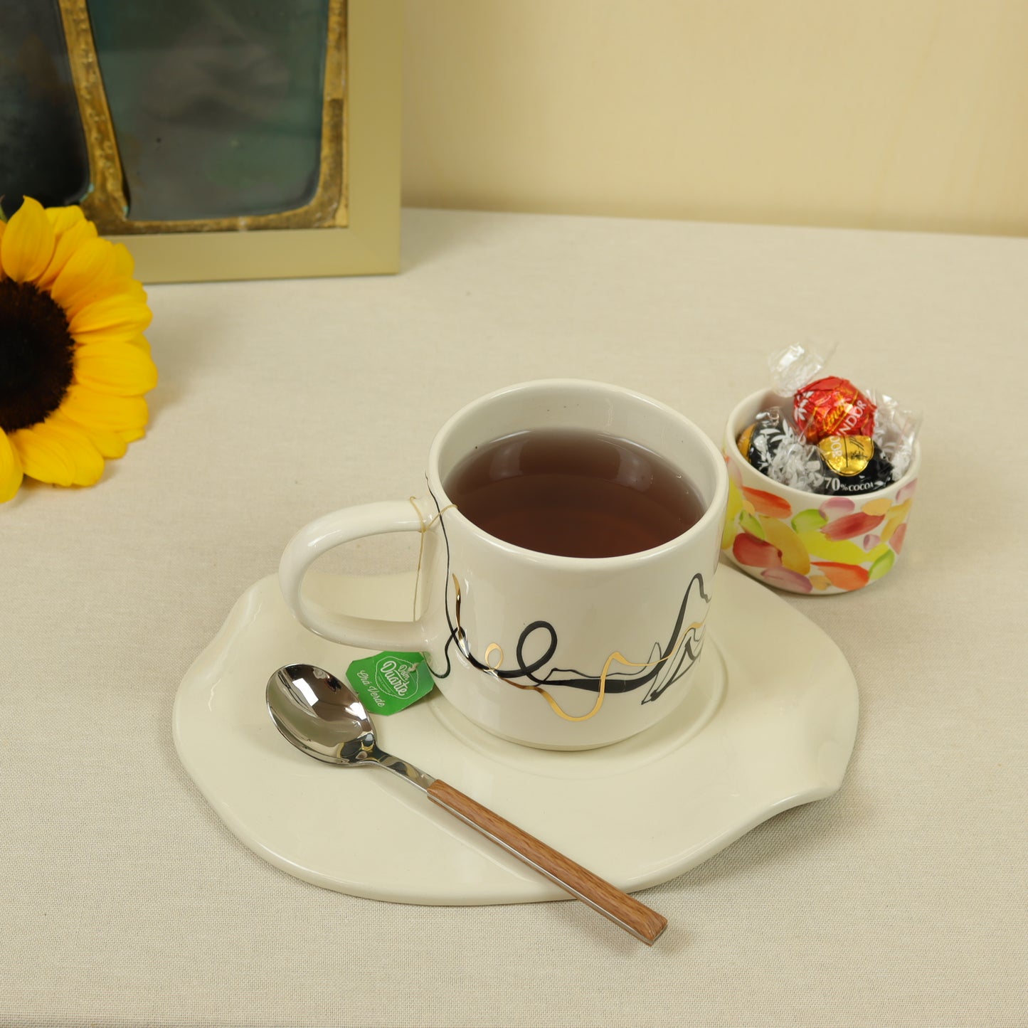 caneca abstrato preto 573