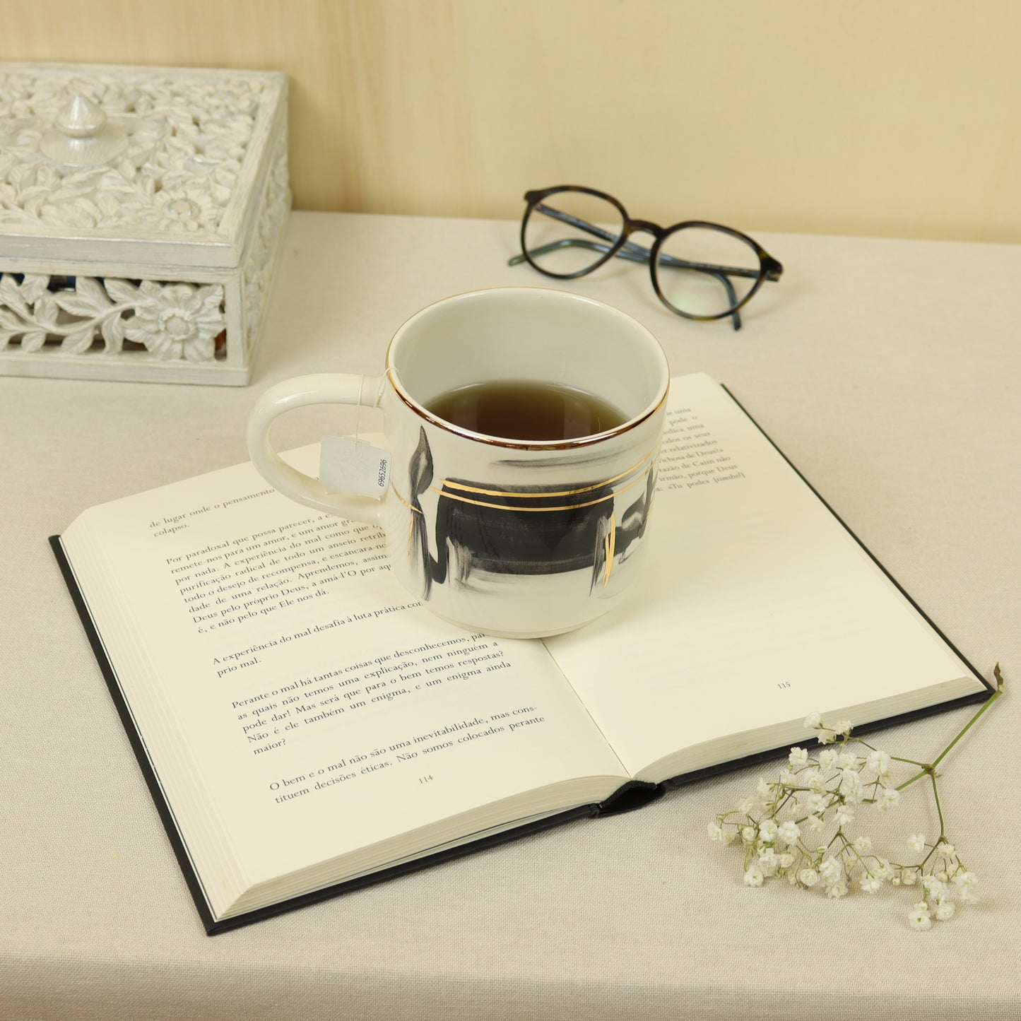 caneca abstrato preto 646