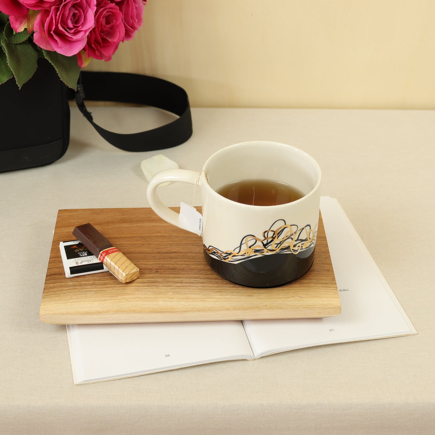 caneca abstrato preto 627