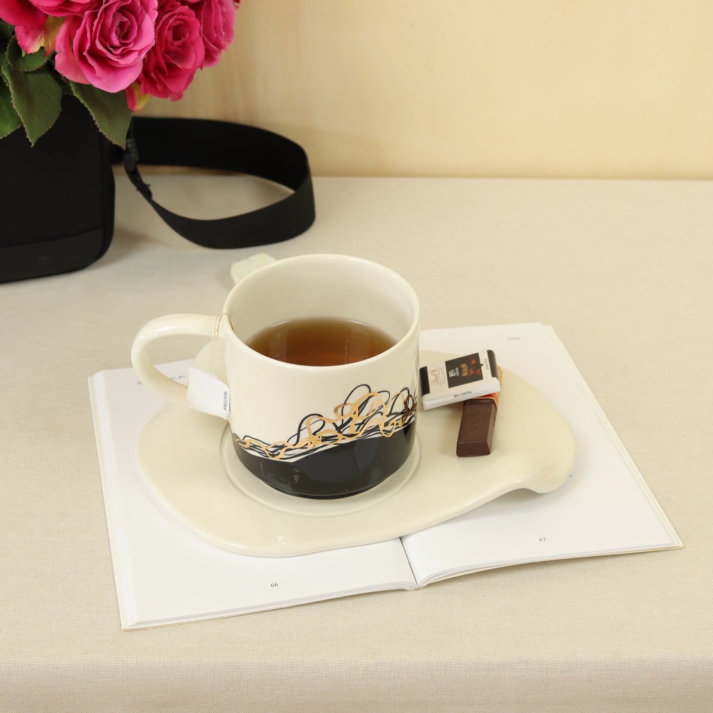 caneca abstrato preto 627