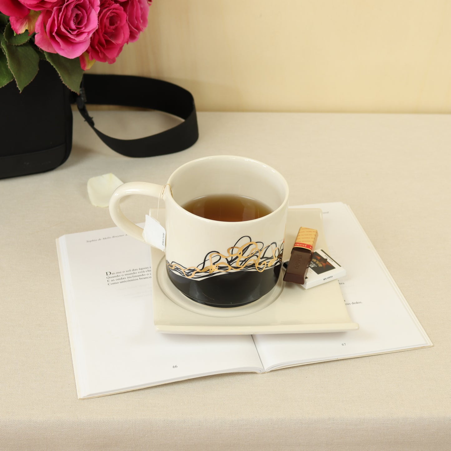 caneca abstrato preto 627