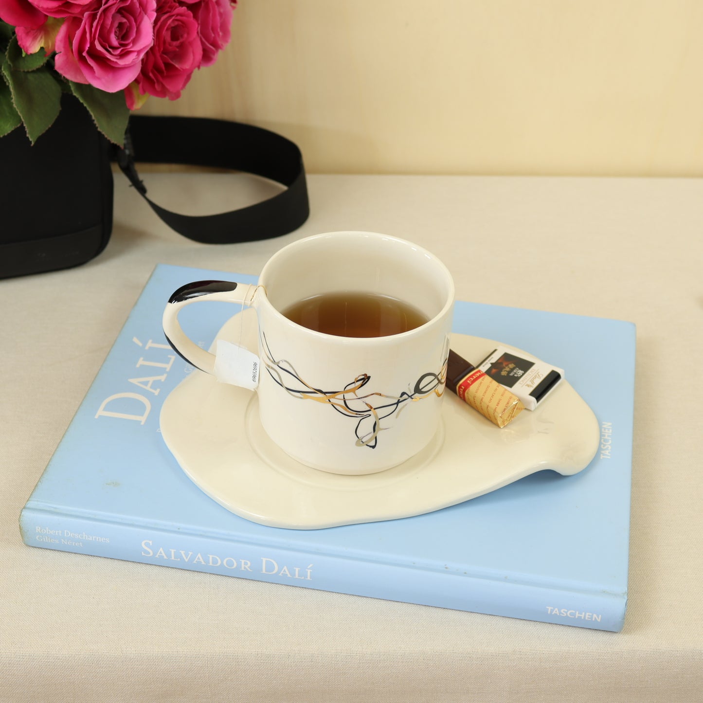 caneca abstrato preto 593