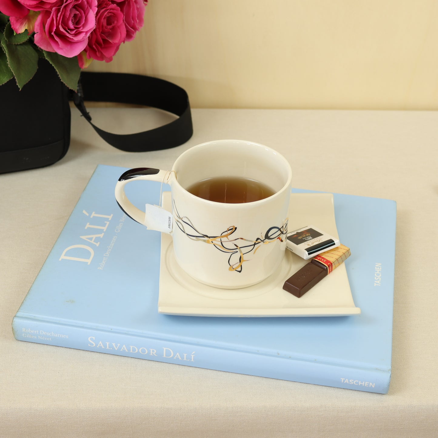 caneca abstrato preto 593