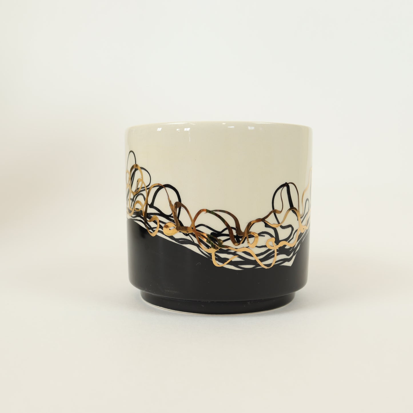 caneca abstrato preto 627