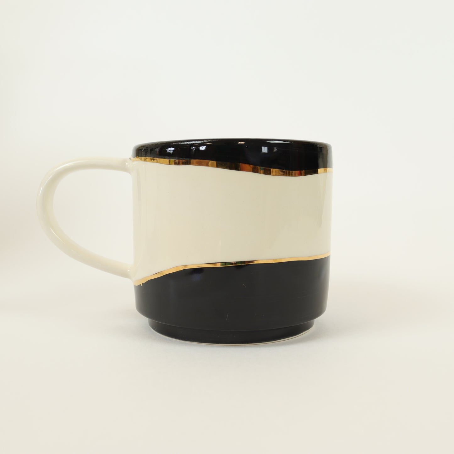 caneca abstrato preto 545