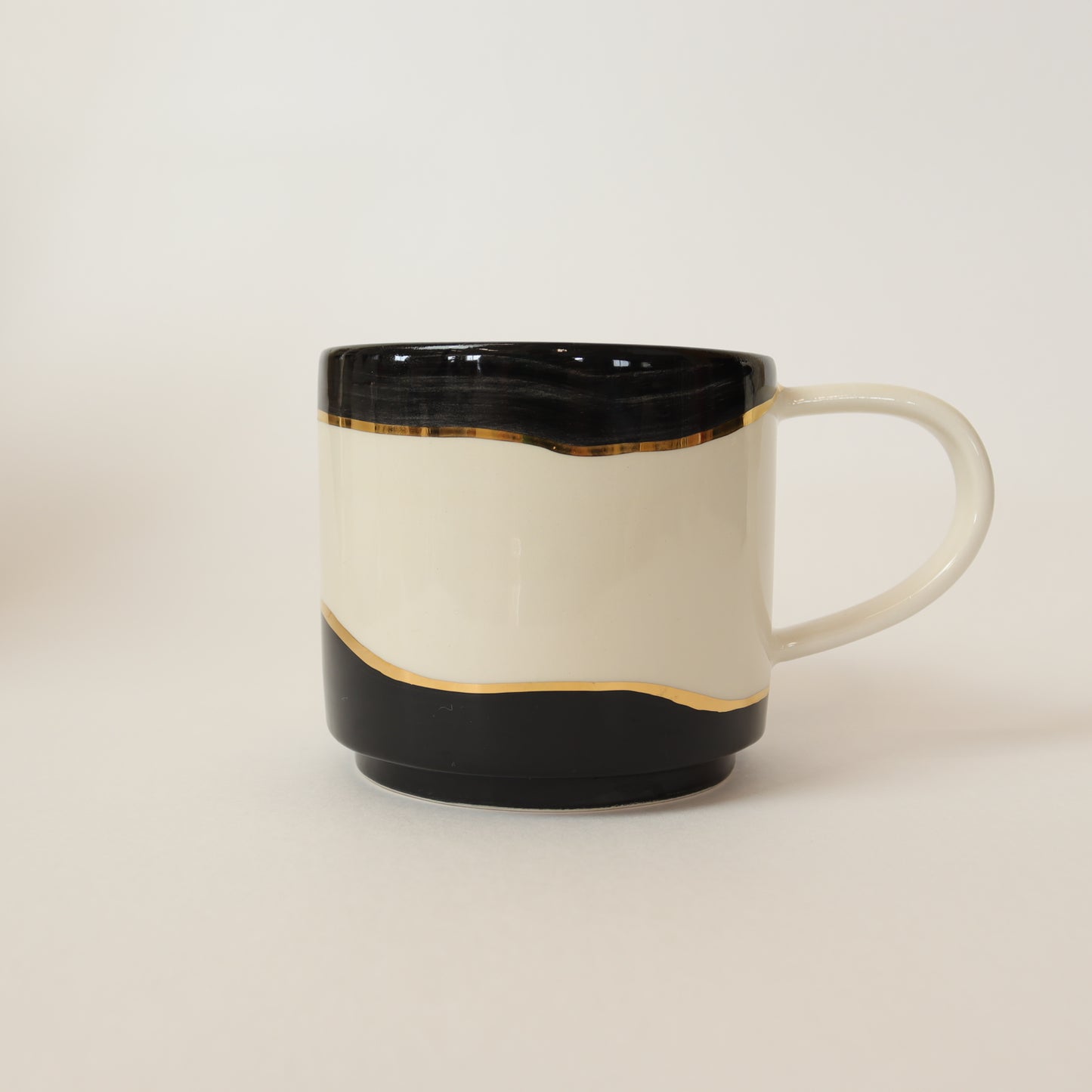 caneca abstrato preto 545