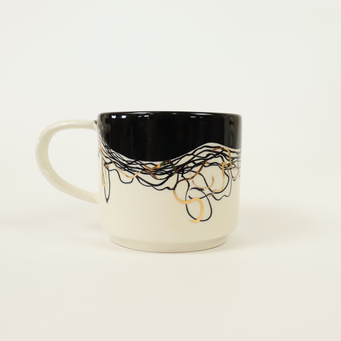 caneca abstrato preto 490