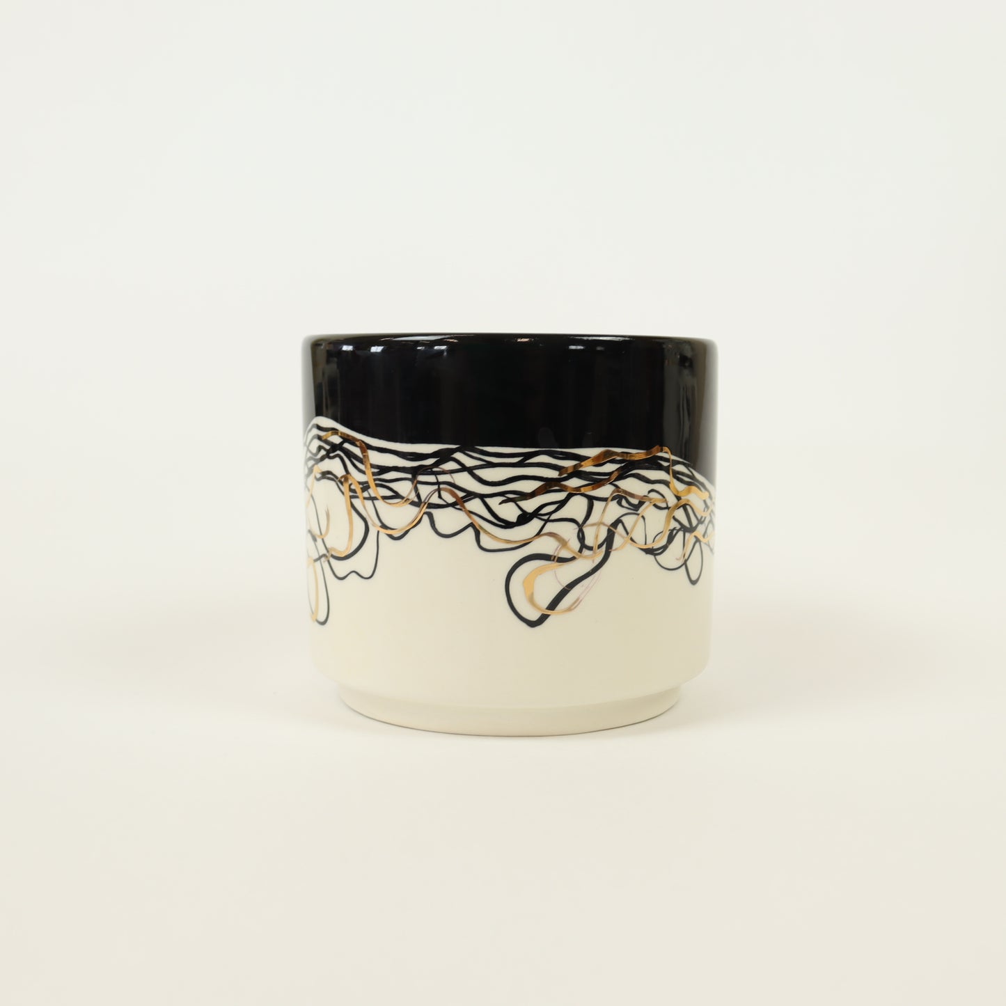 caneca abstrato preto 490
