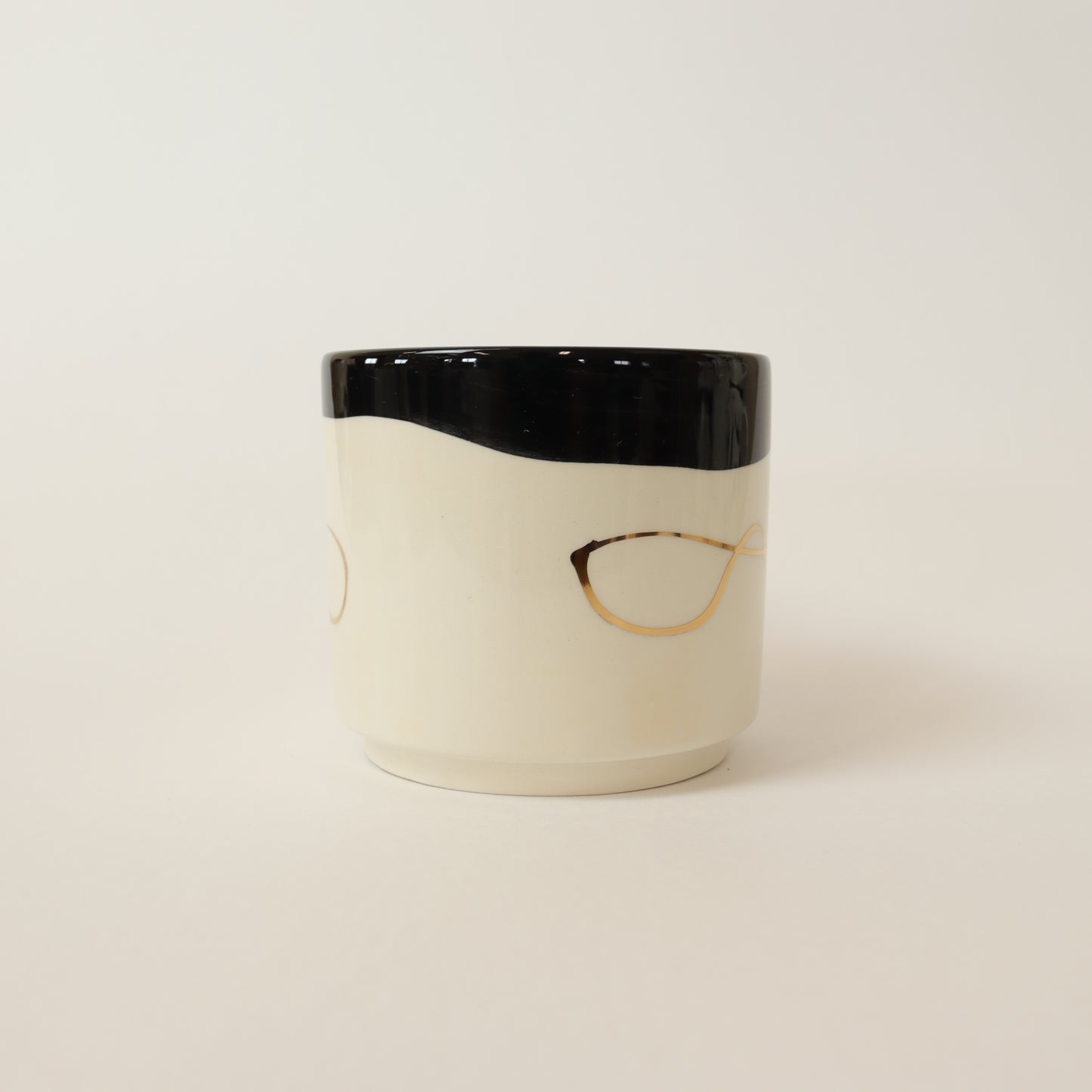 caneca abstrato preto 645