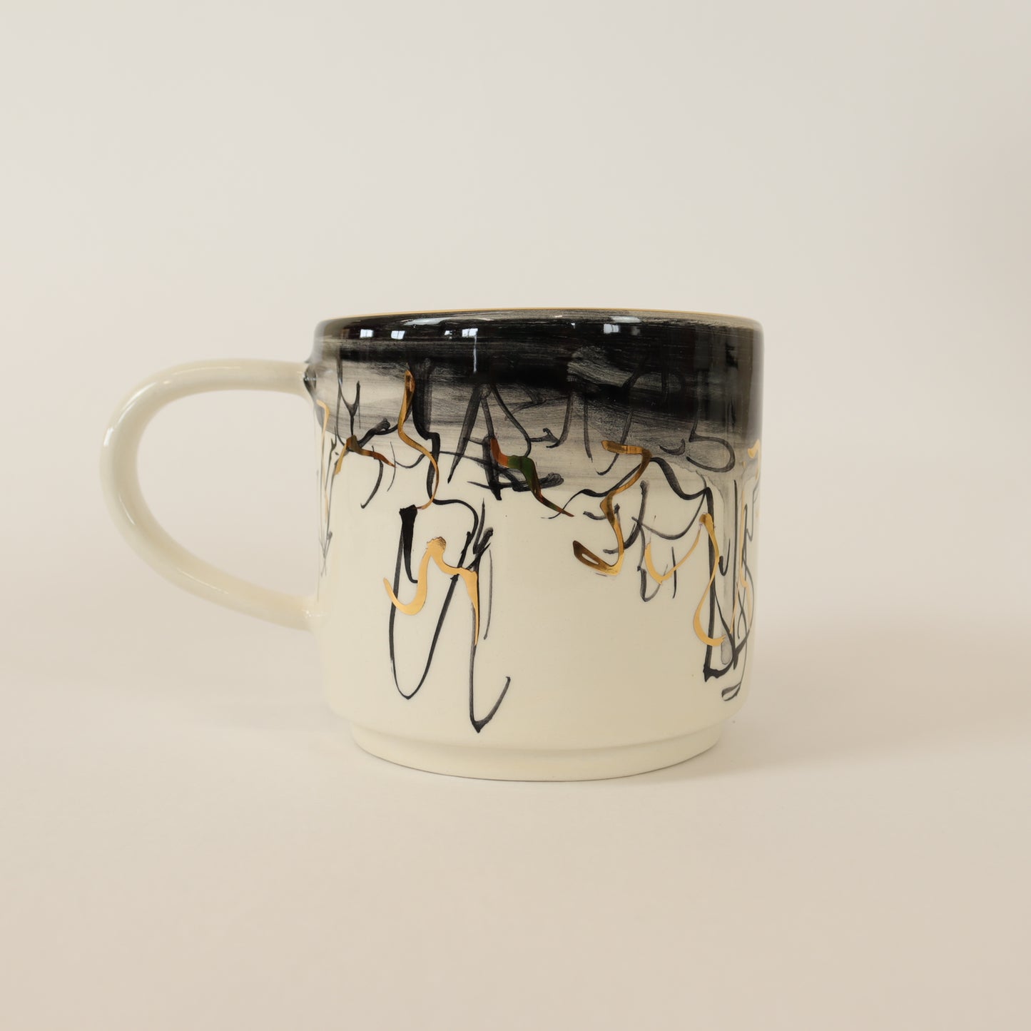 caneca abstrato preto 560