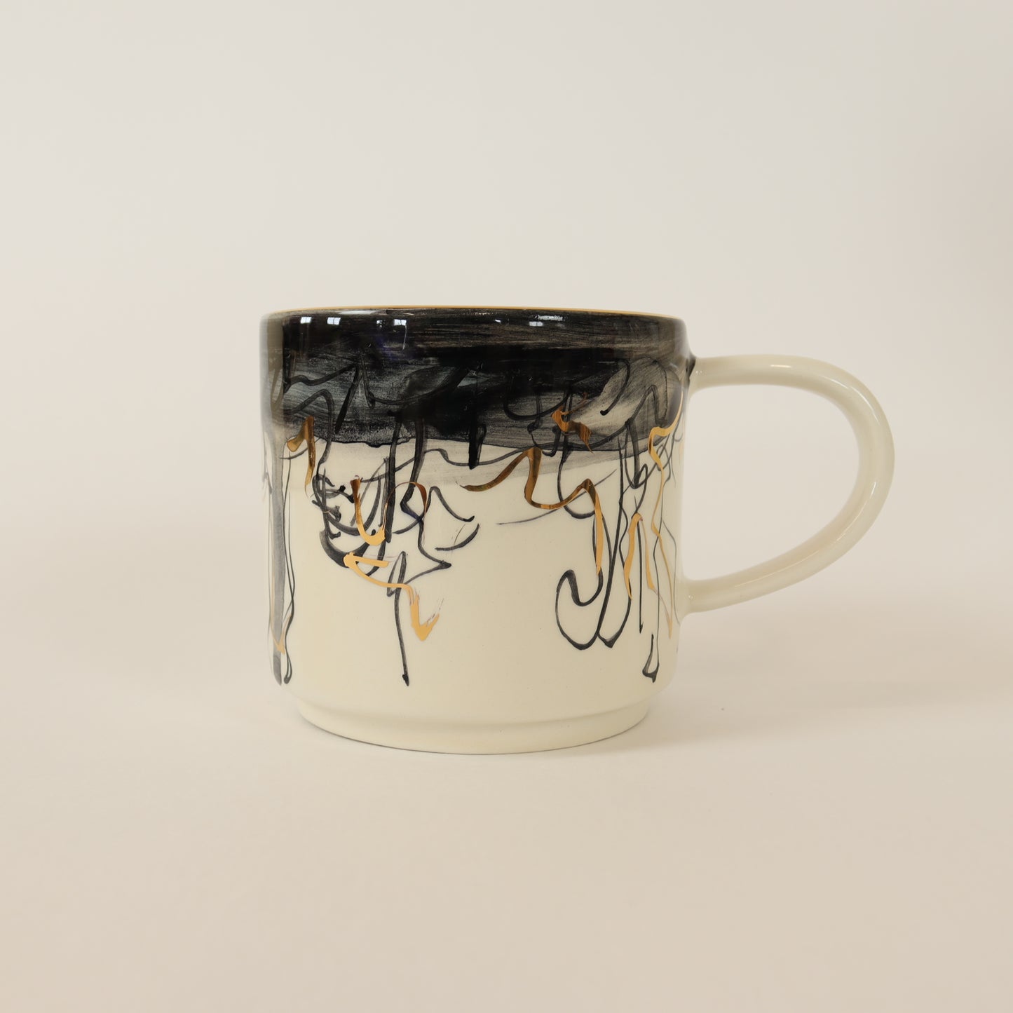 caneca abstrato preto 560