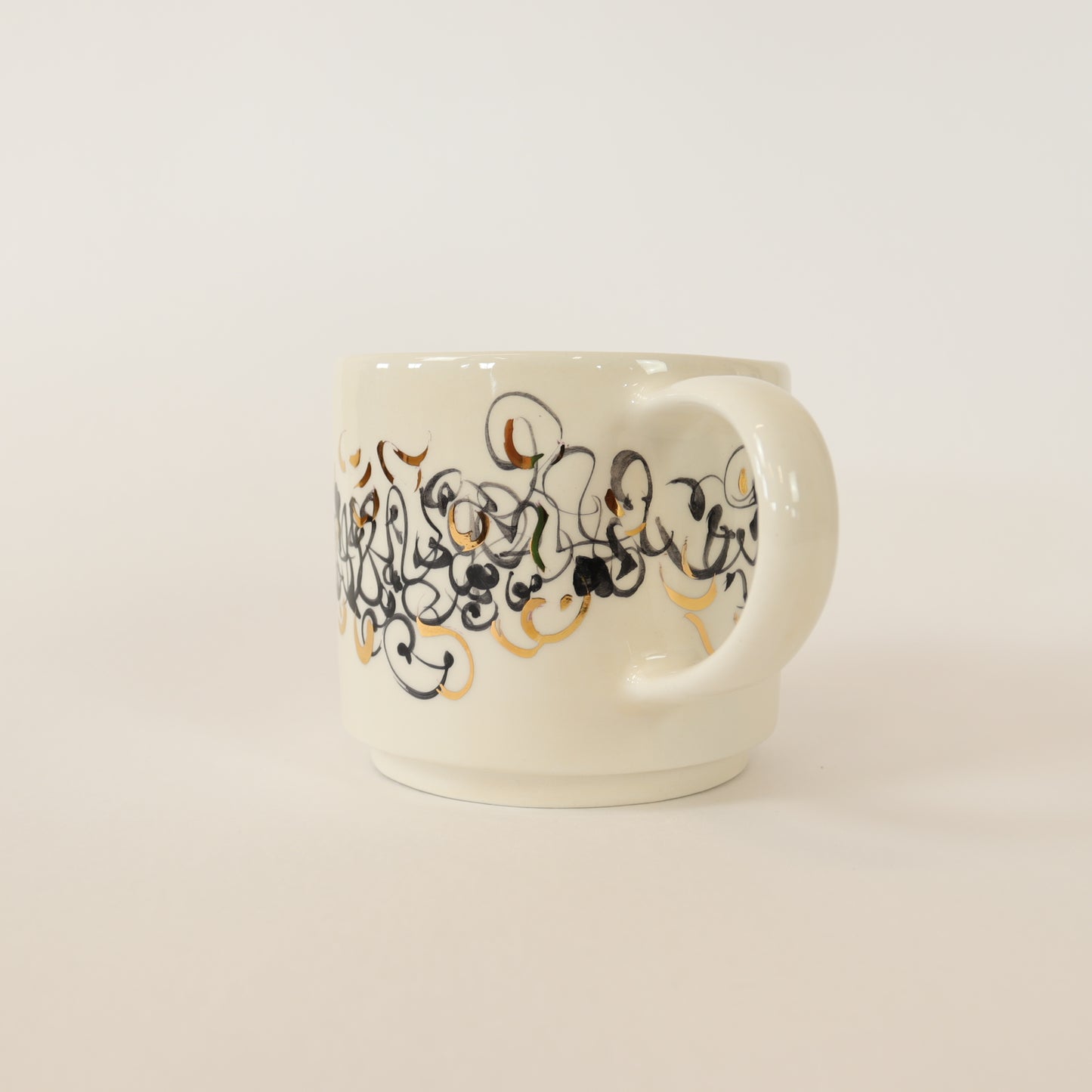 caneca abstrato preto 547