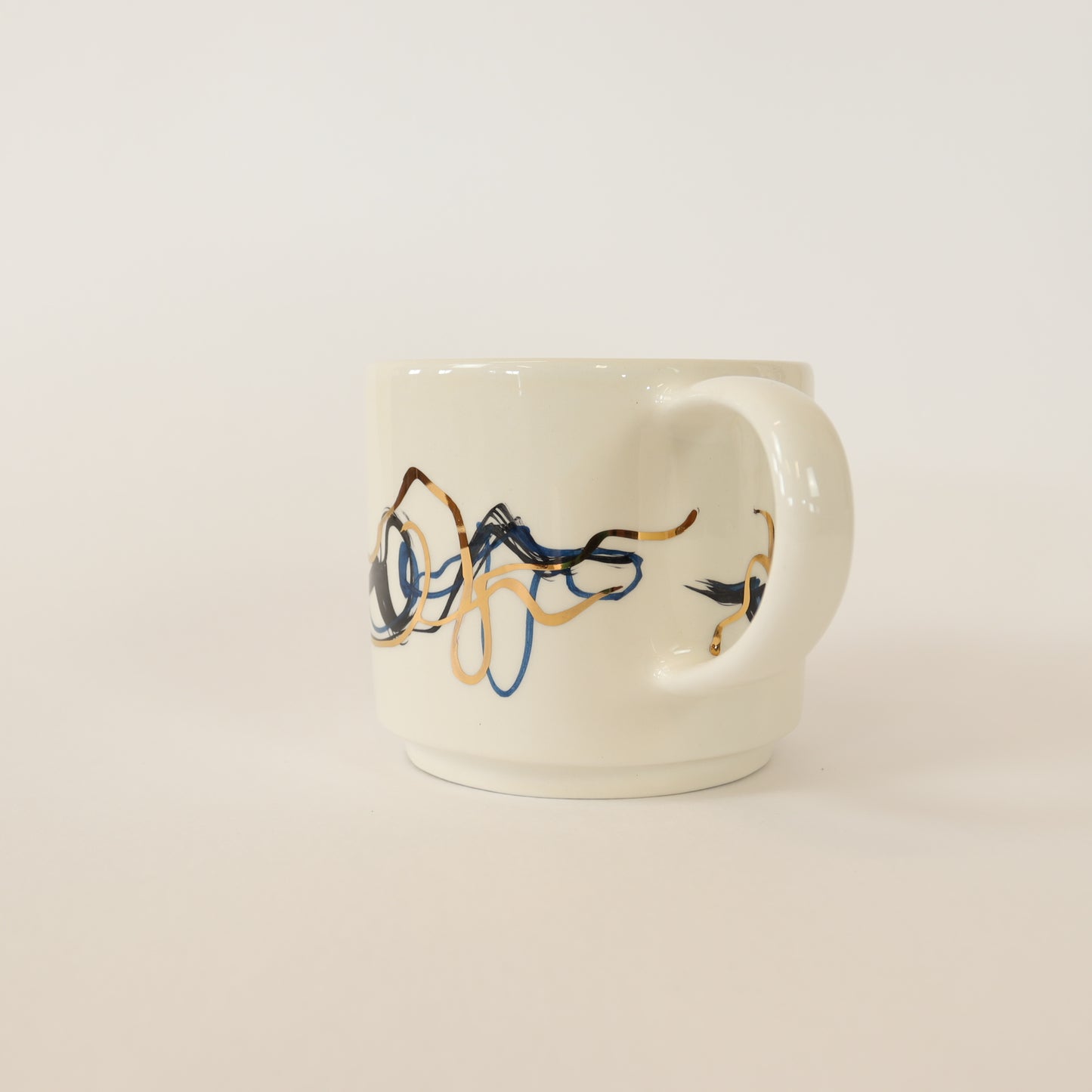 caneca abstrato preto 542