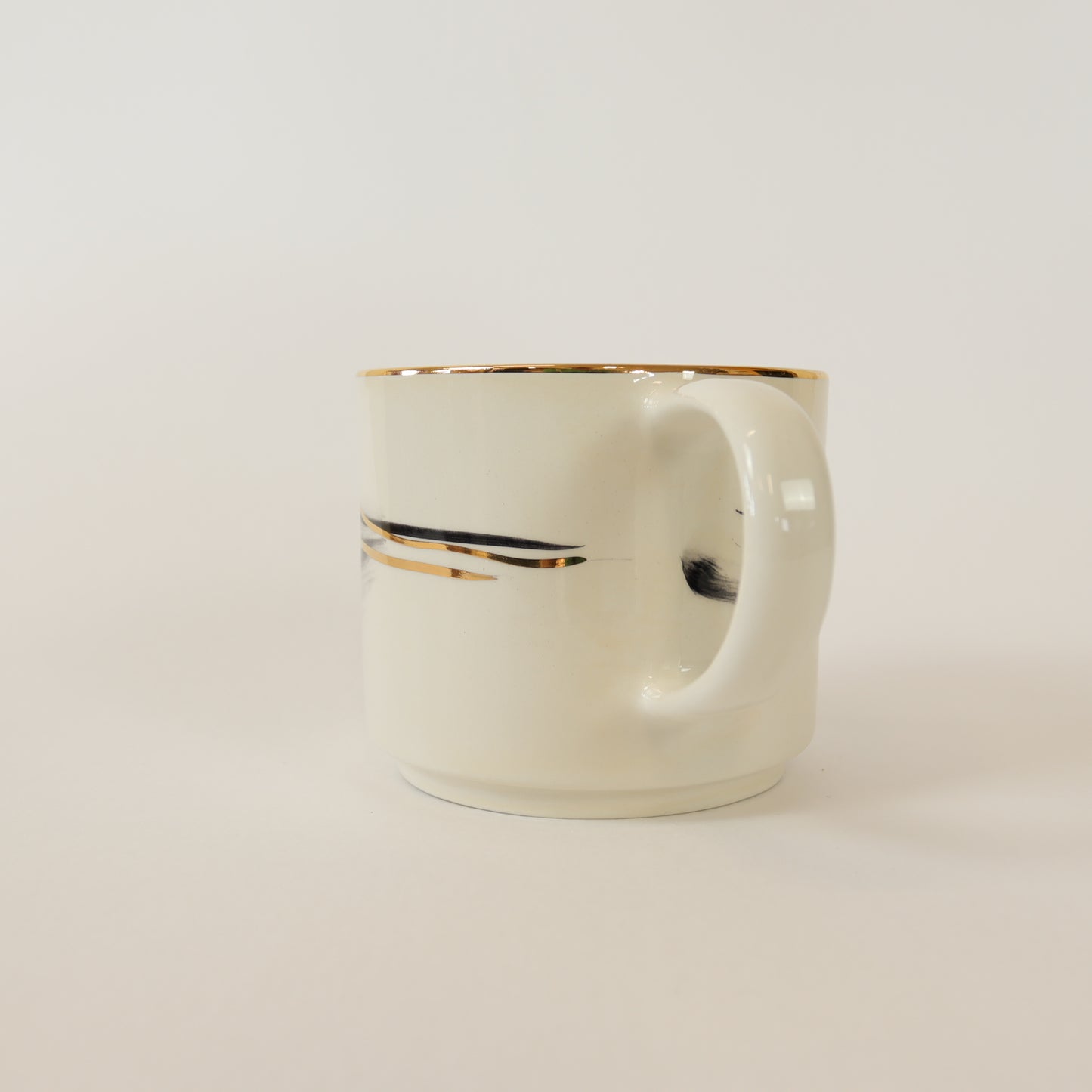 caneca abstrato preta 348