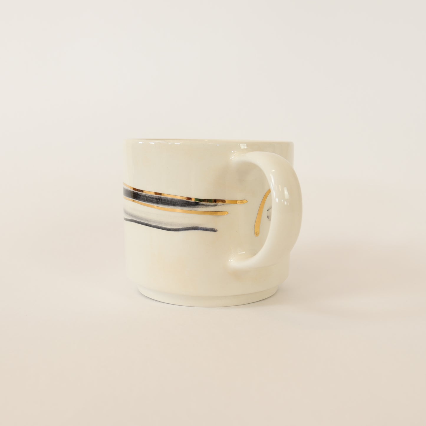 caneca abstrato preto 364