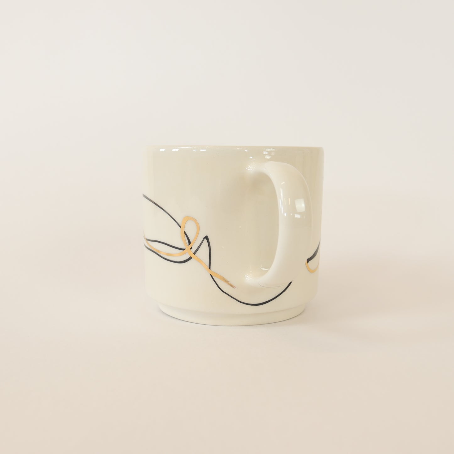 caneca abstrato preto 583