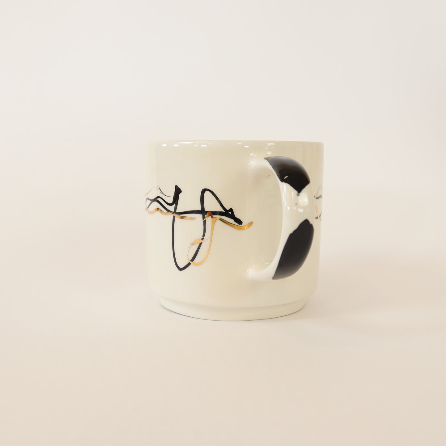 caneca abstrato preto 593