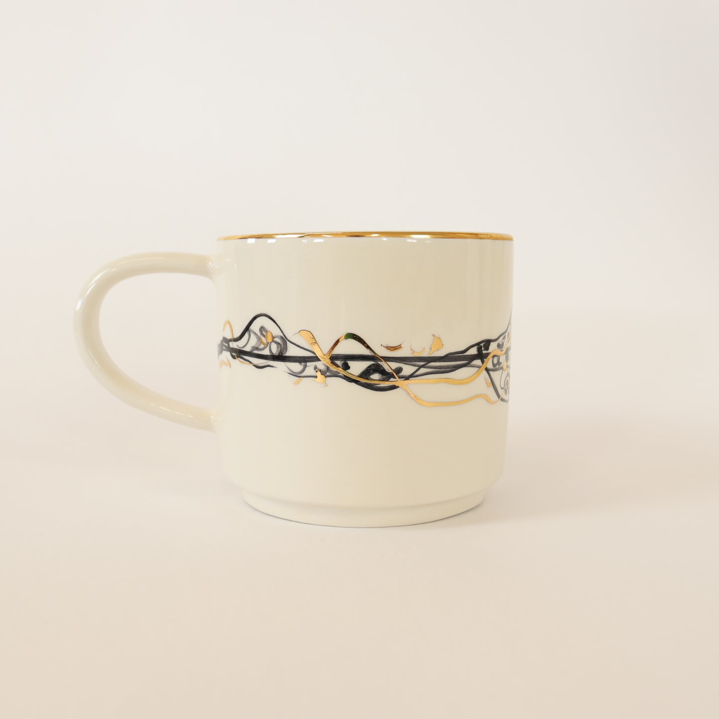 caneca abstrato preto 462