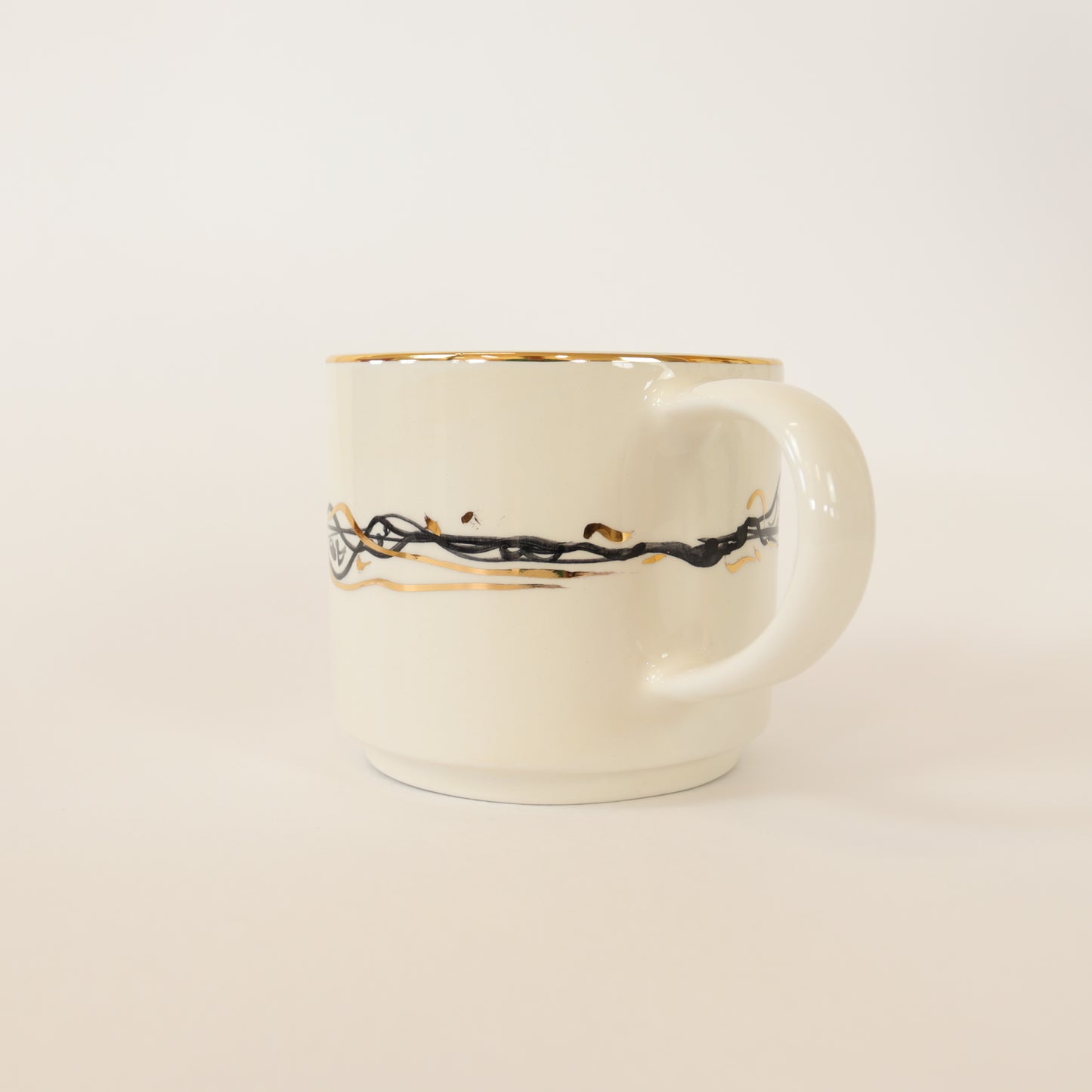 caneca abstrato preto 462