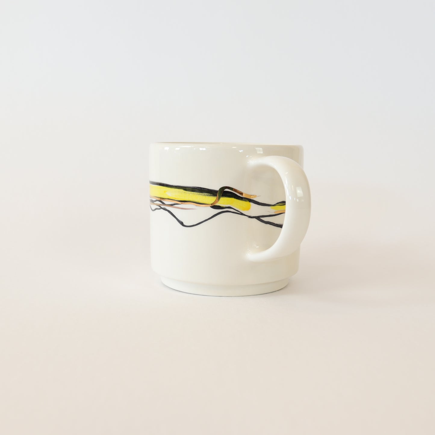 caneca amarela 572