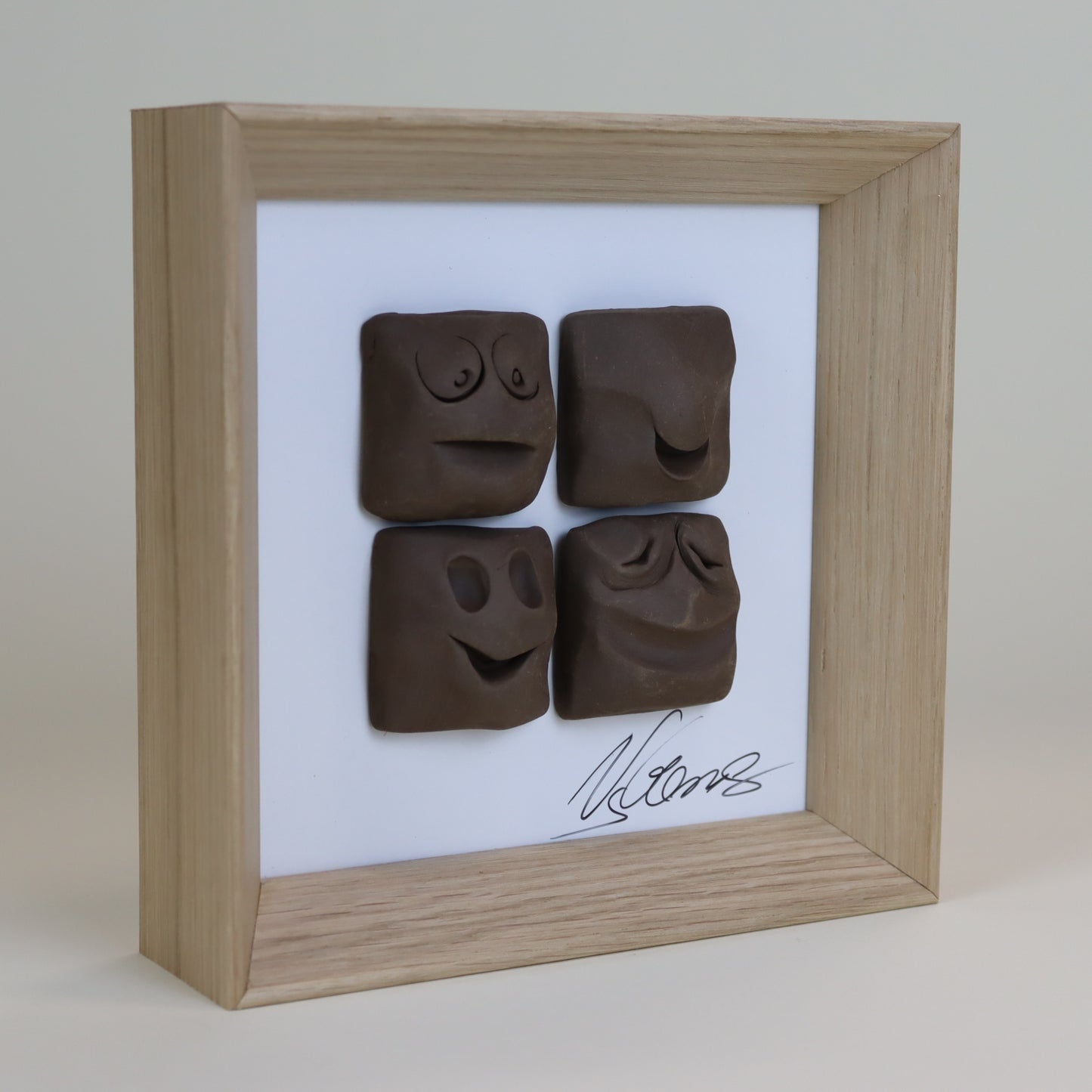 Quadro de Cerâmica Artesanal | 4 Rostos