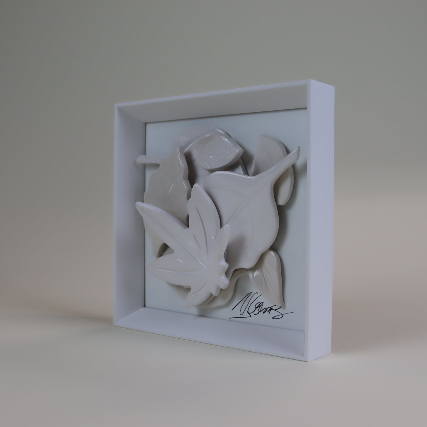 Quadro com Cerâmica Artesanal | Pétalas