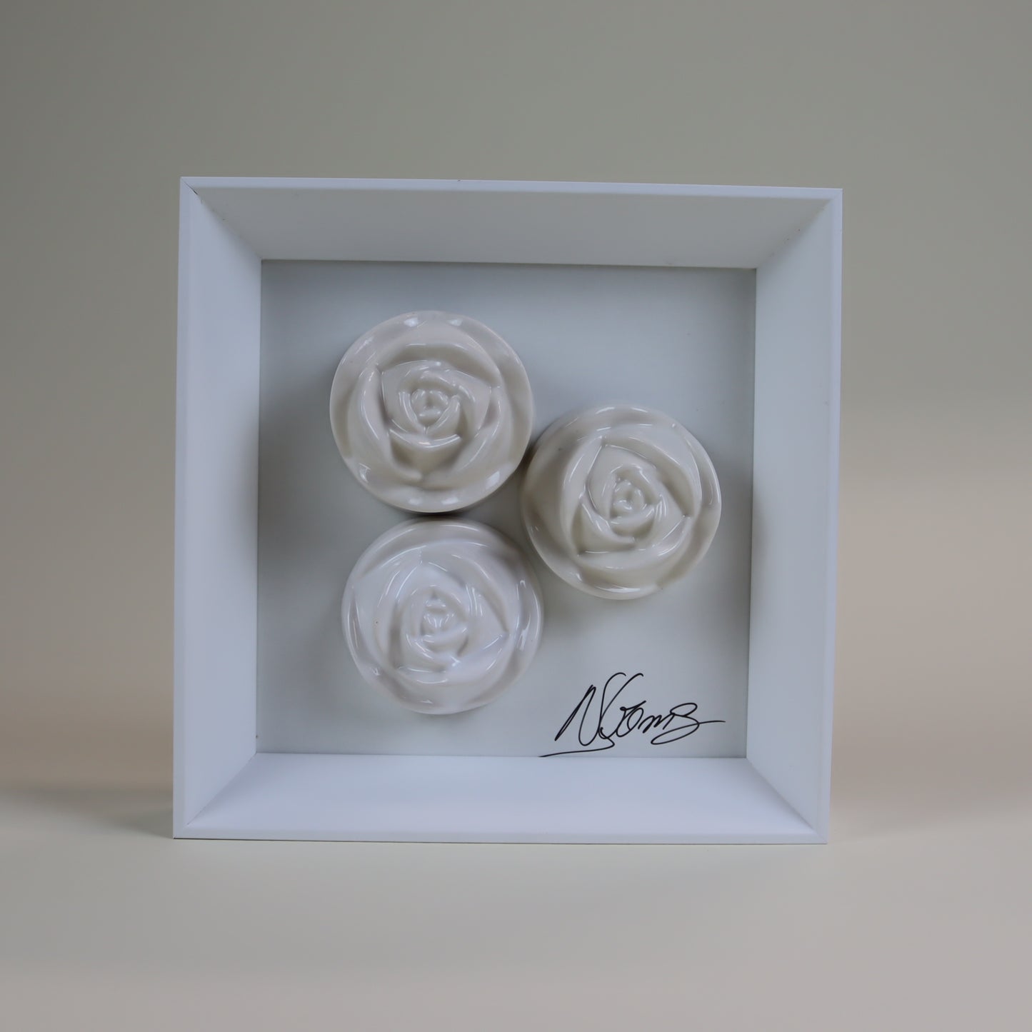 Quadro com Flores de Cerâmica Artesanal