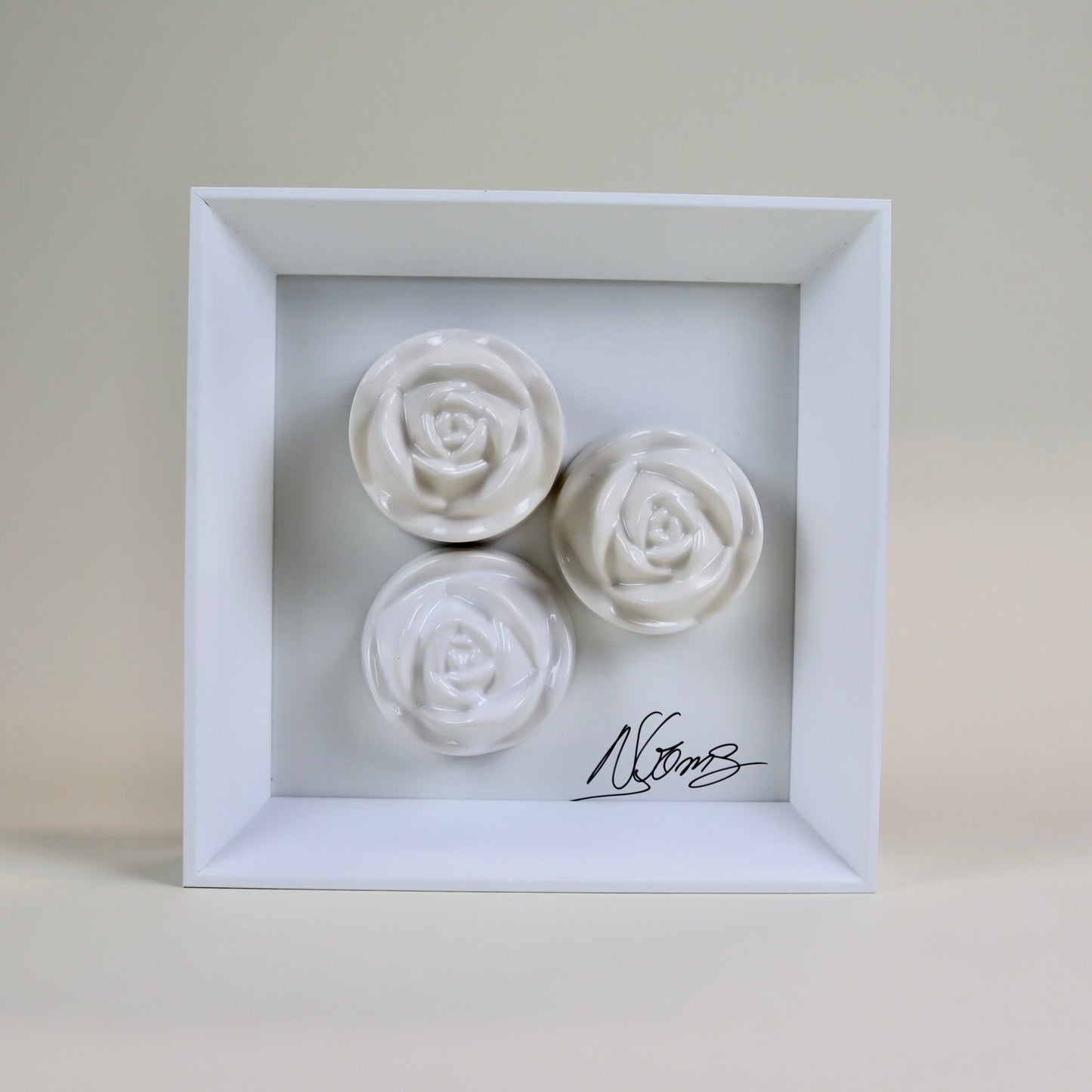 Quadro com Flores de Cerâmica Artesanal